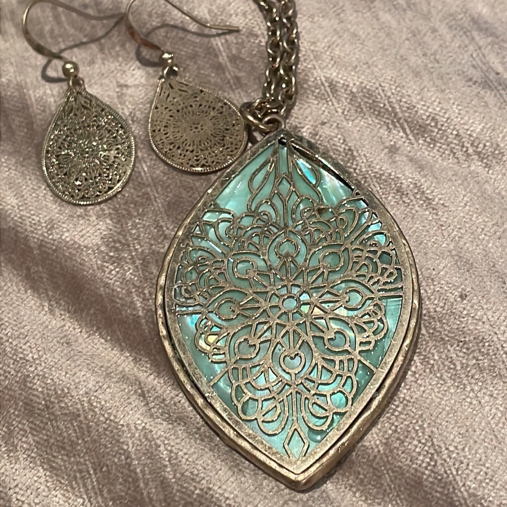 Moroccan Style Pendant & Earrings Set